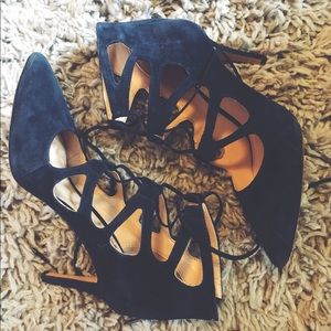 Suede Lace up heels 👠